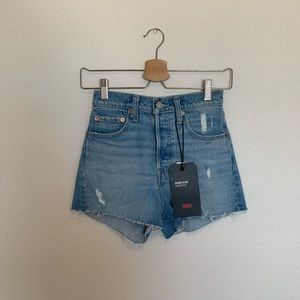 Levi’s Ribcage Shorts NWT
